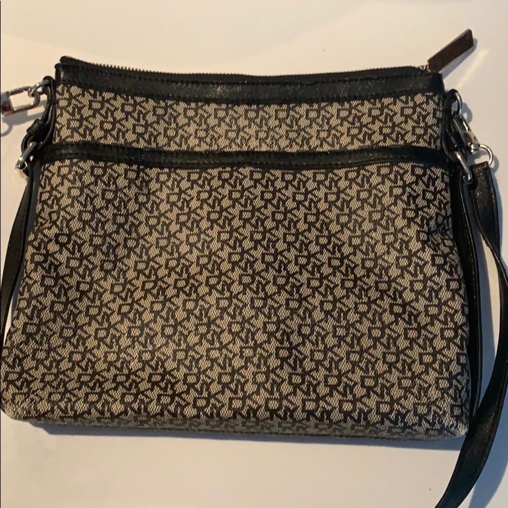 Dkny messenger bag